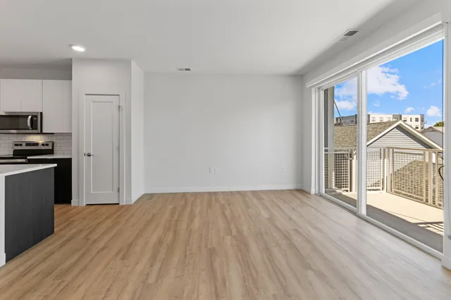 $1,553 | 5945 6th Avenue, Unit 212, Kenosha, WI 53140