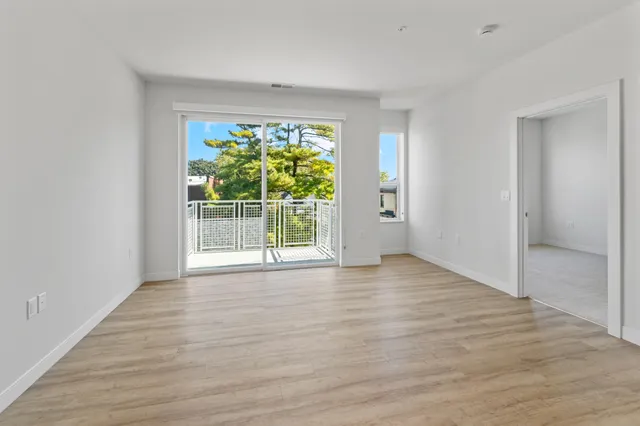 $1,553 | 5945 6th Avenue, Unit 212, Kenosha, WI 53140