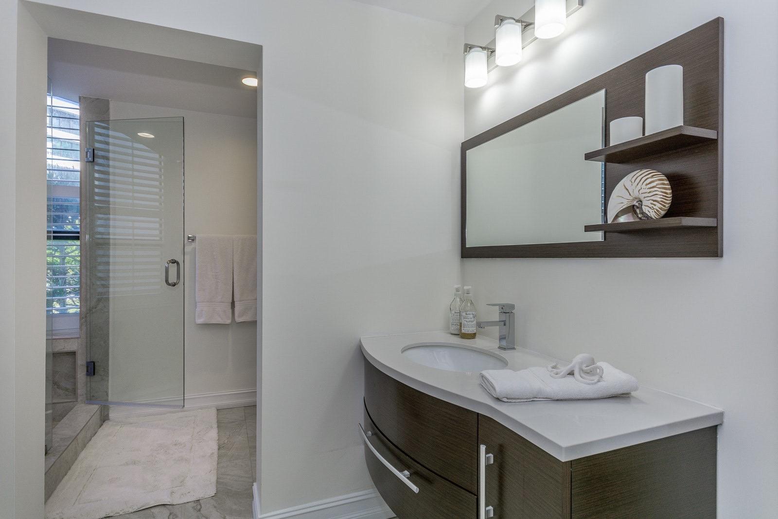 3120 South Ocean Boulevard, Unit 3202 Palm Beach, FL 33480 - Photo 25 of 46 2ND BEDROOM BATH