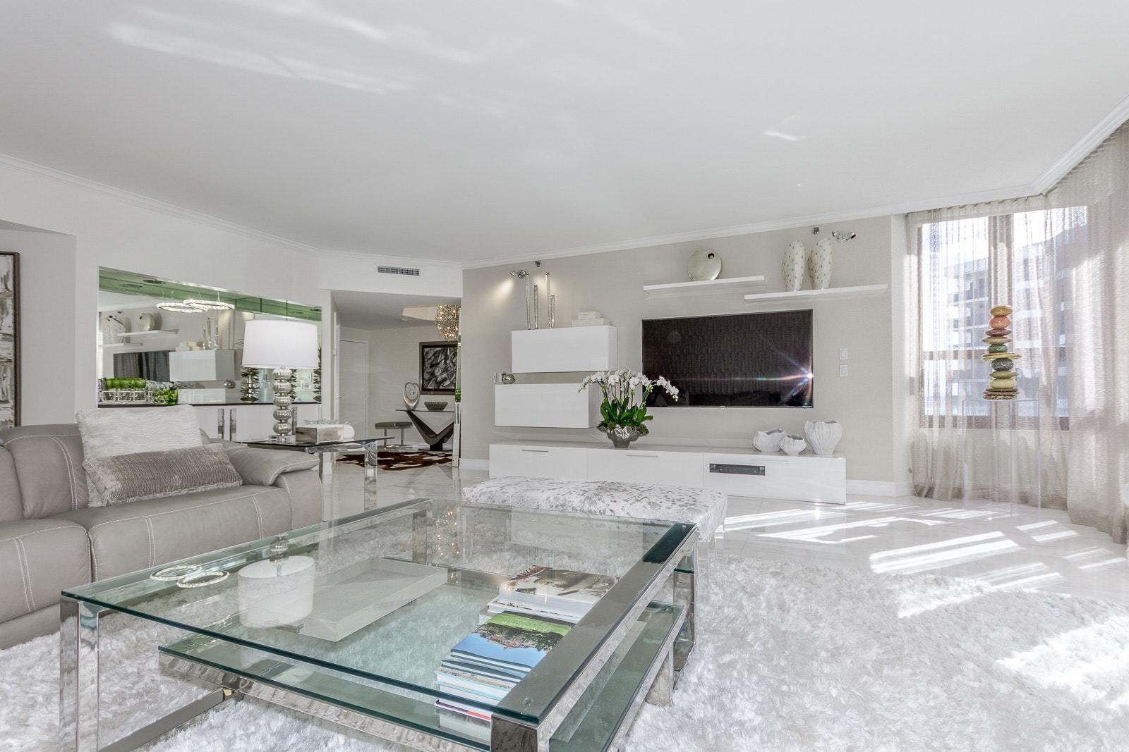 3120 South Ocean Boulevard, Unit 3202 Palm Beach, FL 33480 - Photo 3 of 46 LIVING ROOM