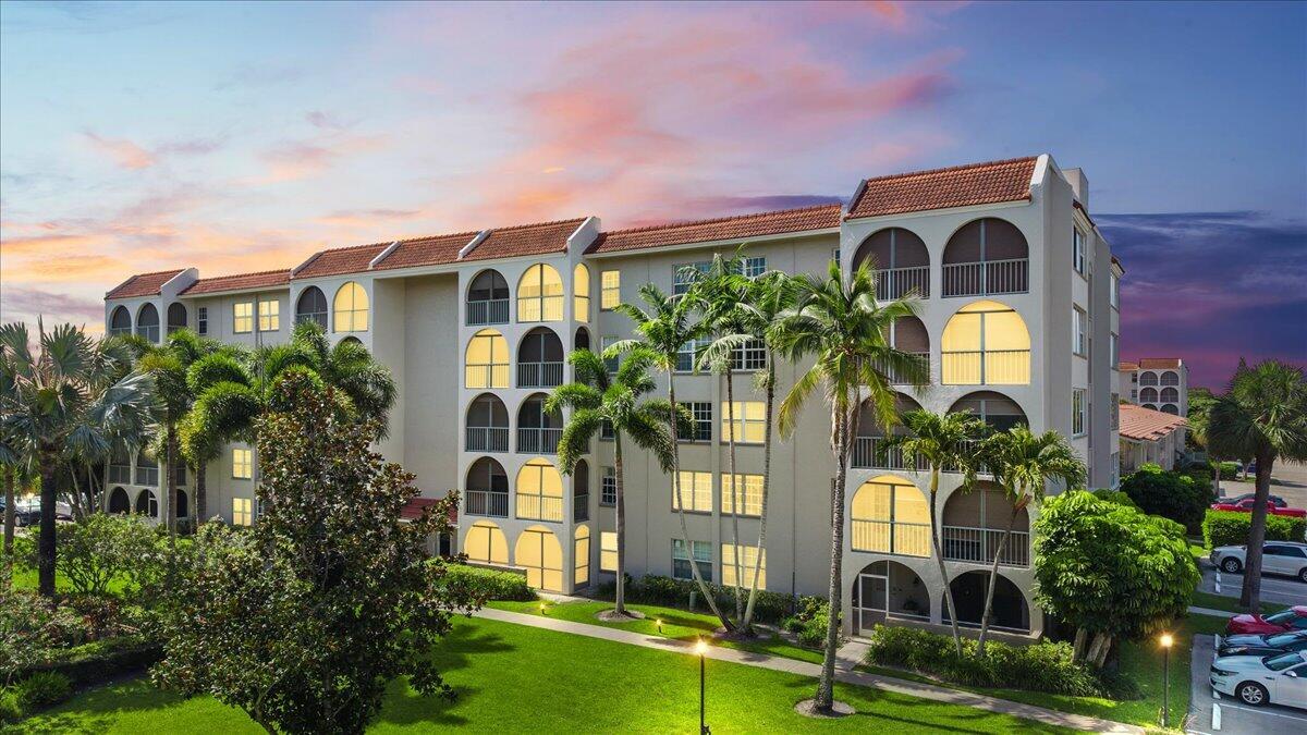 250 Northeast 20th Street Boca Raton, FL 33431 - Photo 2 of 36 2