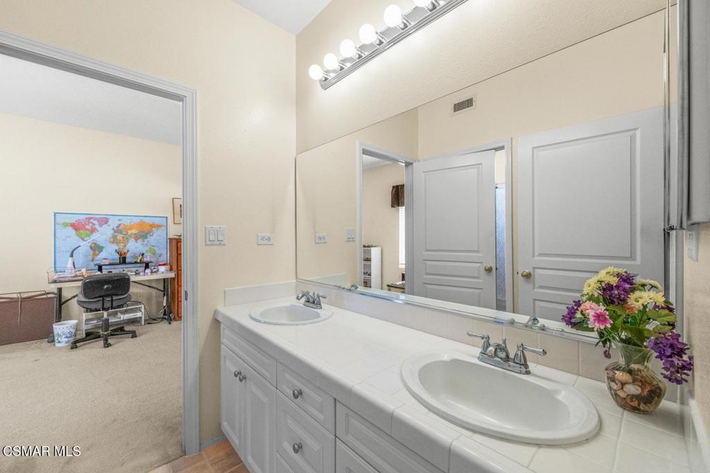 239 Chantilly Circle Simi Valley, CA 93065 - Photo 25 of 31