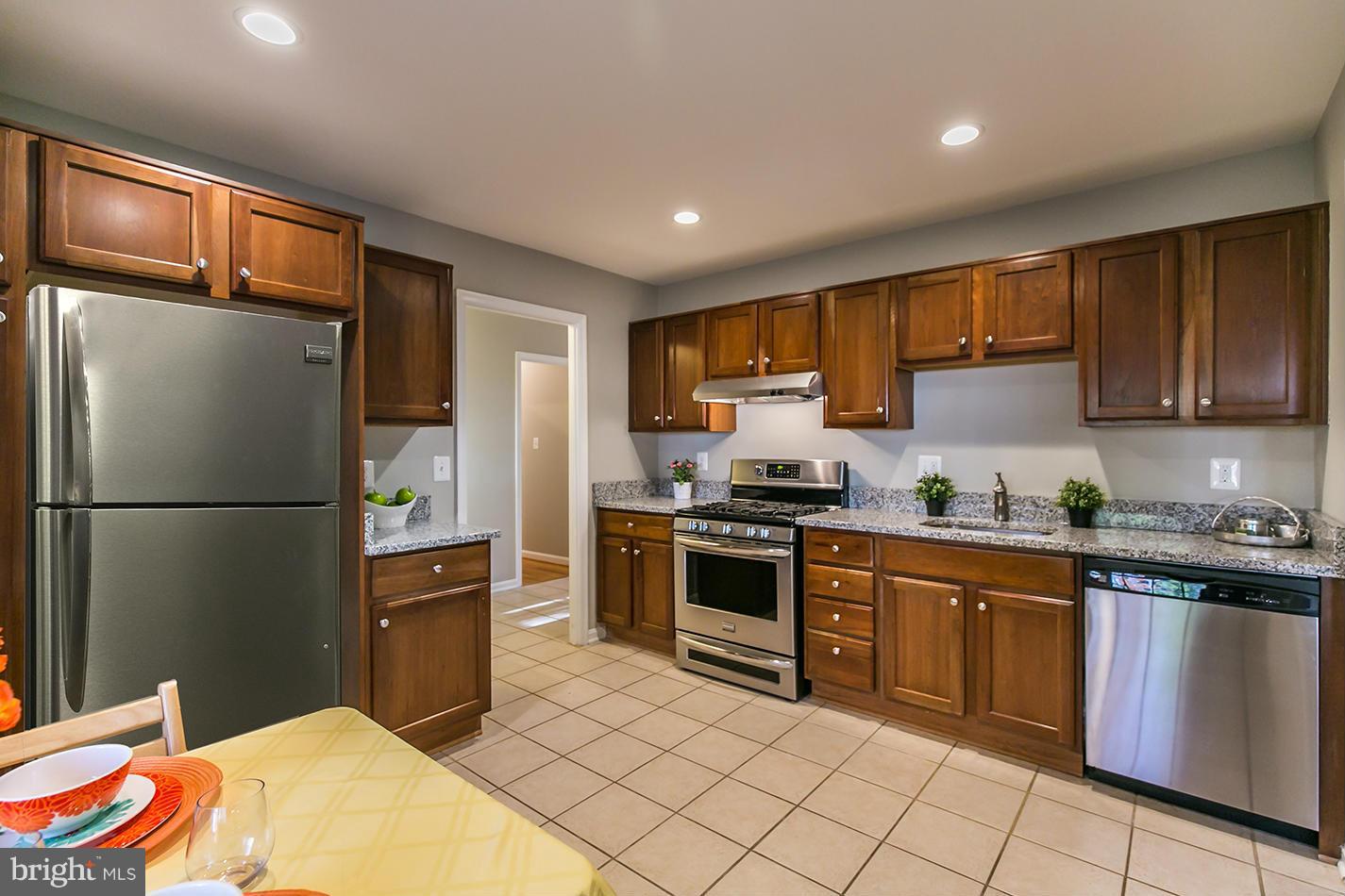 11523 Running Cedar Road Reston, VA 20191 - Photo 3 of 15 Kitchen