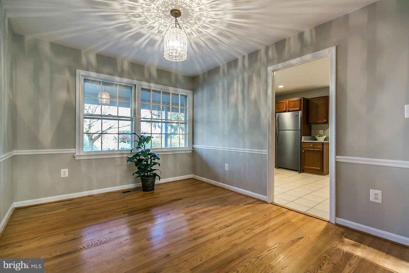 11523 Running Cedar Road Reston, VA 20191 - Photo 9 of 15 Dining Room