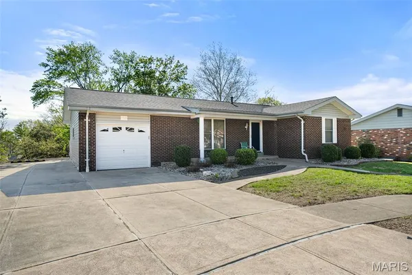 $314,900 | 5730 Luffbury Circle, Oakville, MO 63129