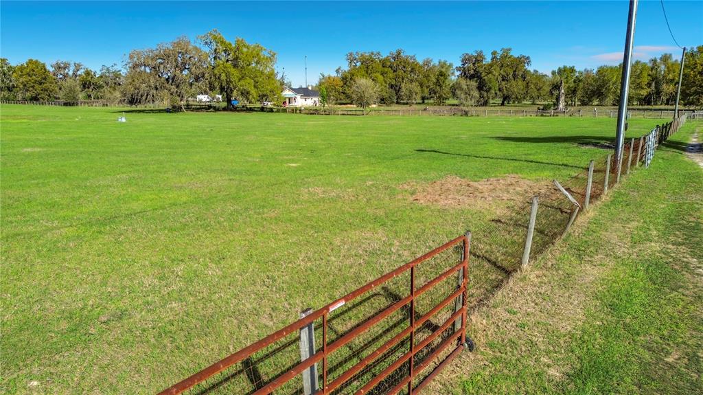 855 Northeast 107th Road Oxford, FL 34484 - Photo 55 of 59