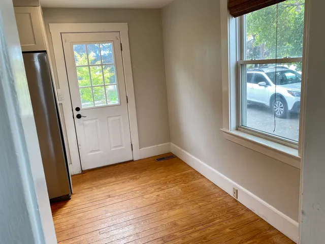 $2,300 | 25 Concord Way, Portsmouth, NH 03801