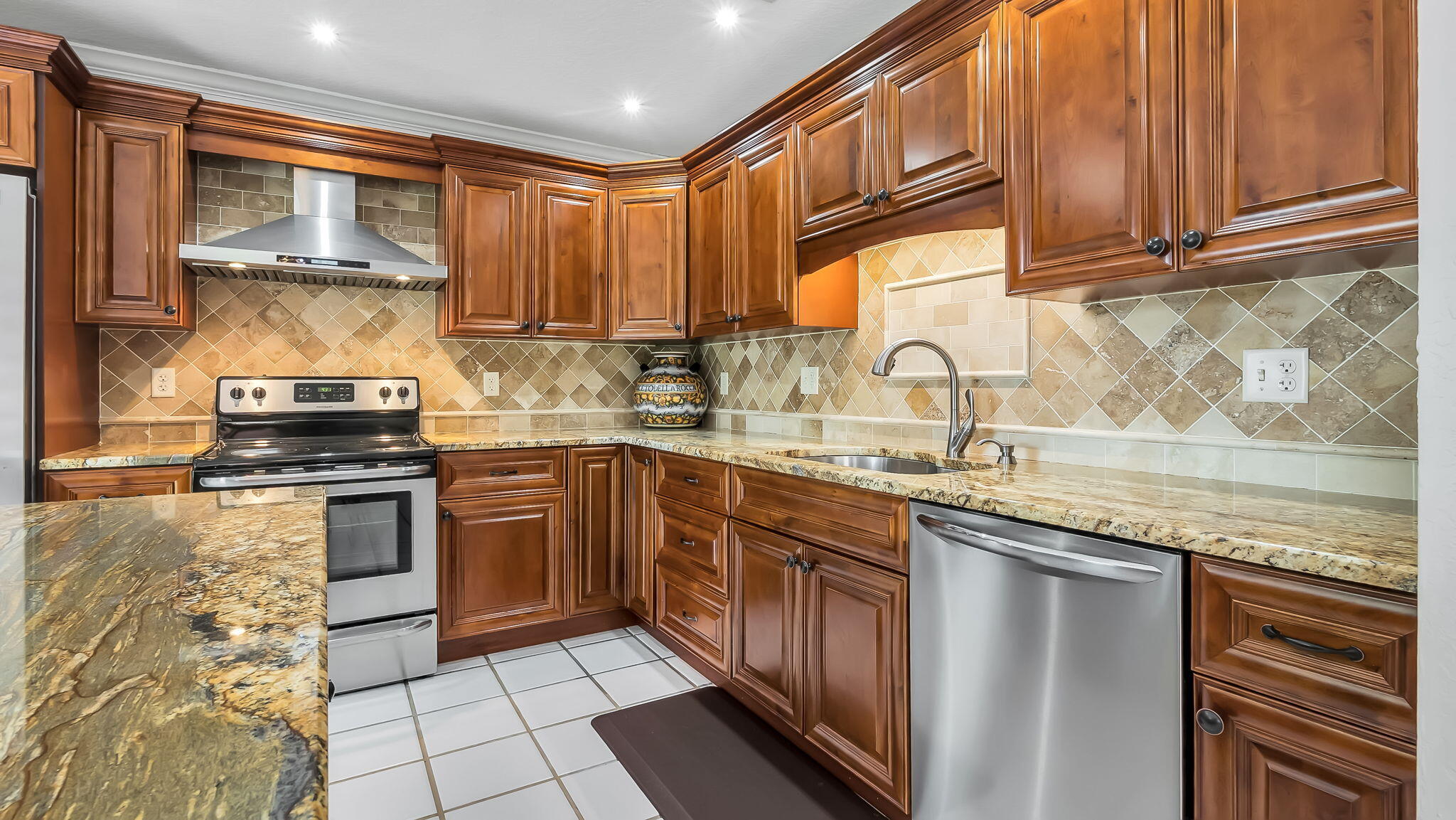2510 Rampart Way South Hollywood, FL 33026 - Photo 8 of 33 21-web-or-mls-DSC08884