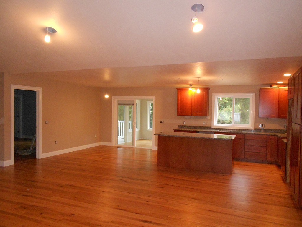 1 Coleman Road Southampton, MA 01073 - Photo 6 of 17 Gallery Image 6