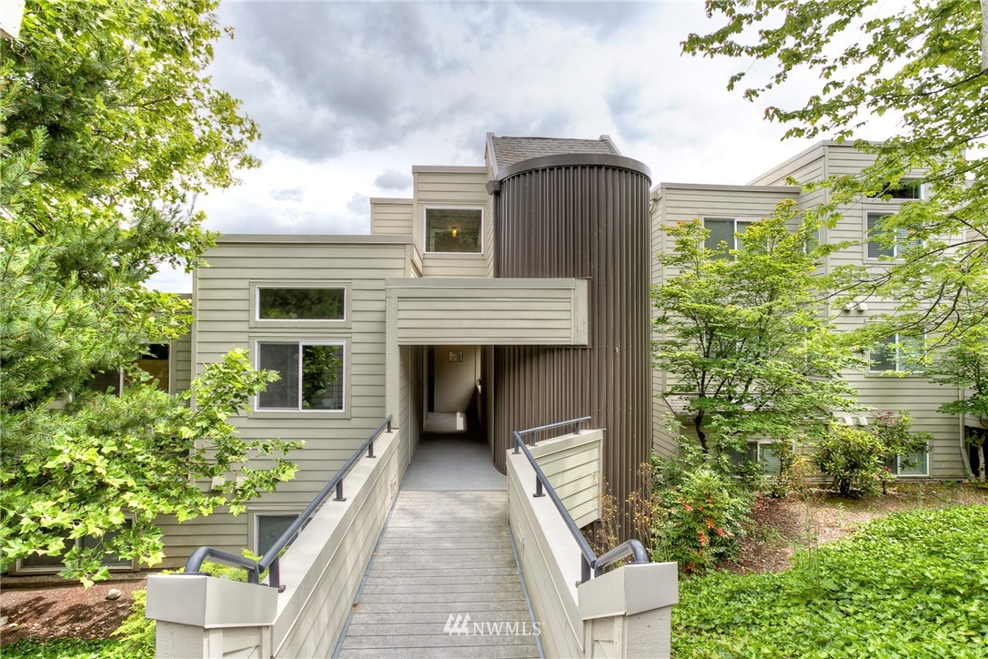 7367 Old Redmond Road, Unit 102 Redmond, WA 98052 - Photo 2 of 21