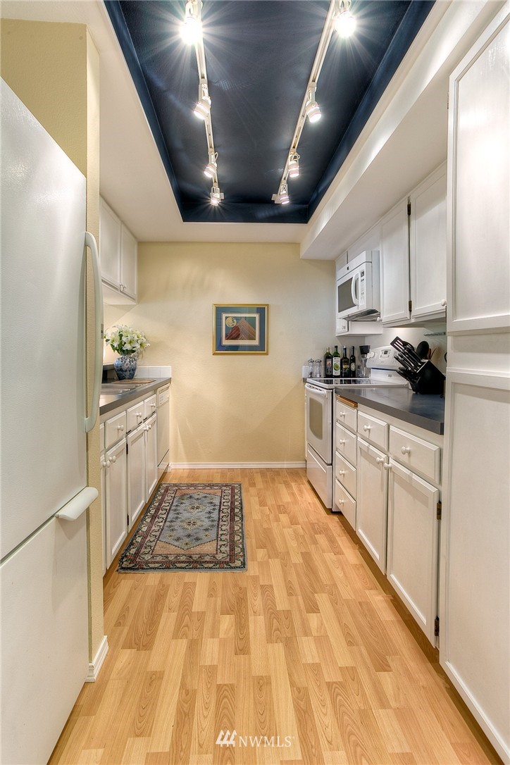 7367 Old Redmond Road, Unit 102 Redmond, WA 98052 - Photo 13 of 21