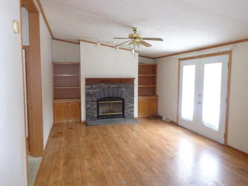 235 North Pond Road Winslow, ME 04901 - Photo 4 of 12 Living Room