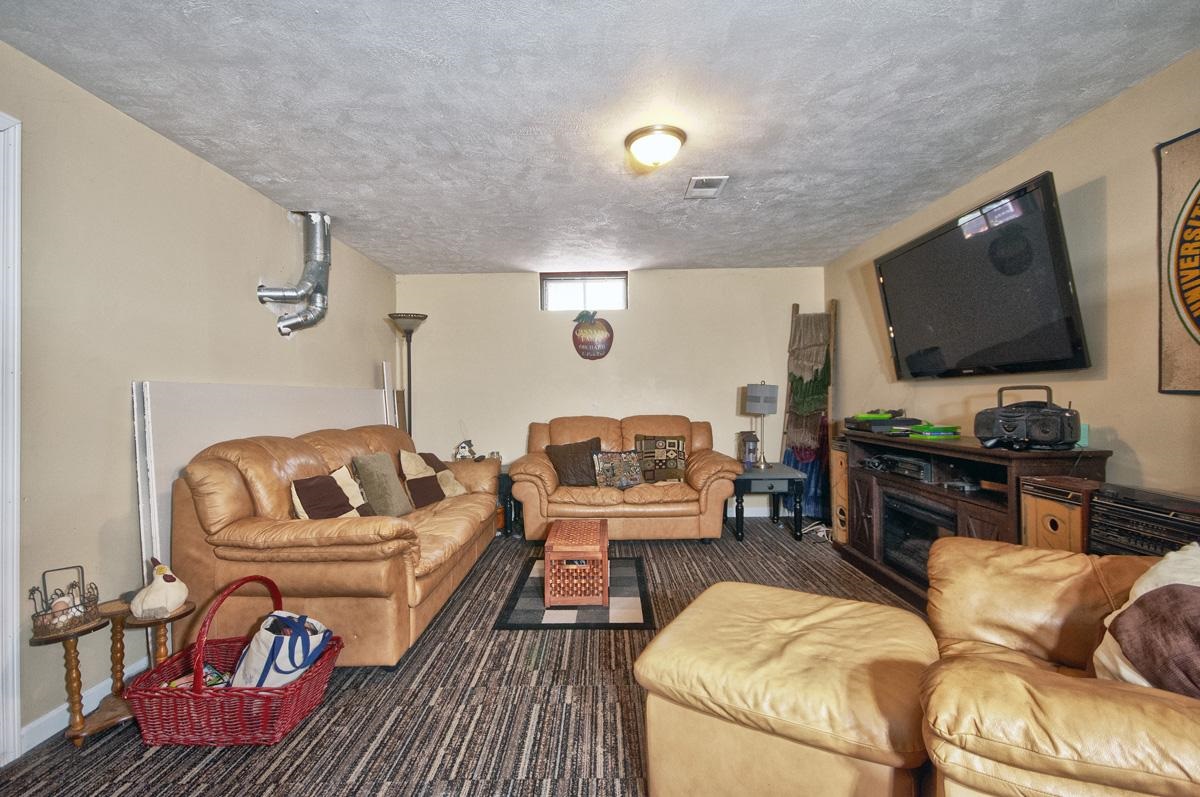 26743 Edwards Road Elkhart, IN 46514 - Photo 14 of 19 Gallery Image 14