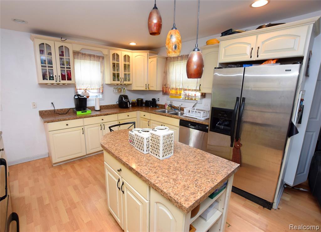4301 Pengelly Road Flint, MI 48507 - Photo 2 of 16