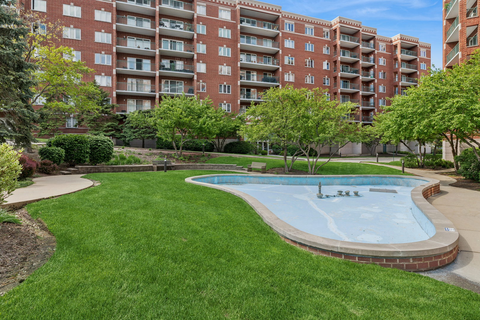 650 South River Road, Unit 301 Des Plaines, IL 60016 - Photo 20 of 21