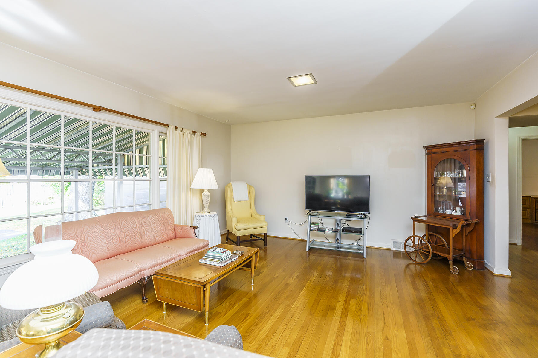 409 Chinoe Road Lexington, KY 40502 - Photo 7 of 39 409chinoe07