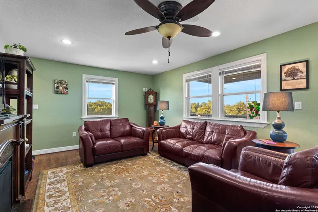 $565,000 | 556 Apollo Drive, Canyon Lake, TX 78133