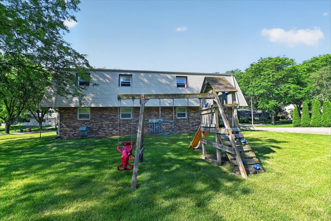 5110 Pebblebrook Drive Madison, WI 53716 - Photo 9 of 45