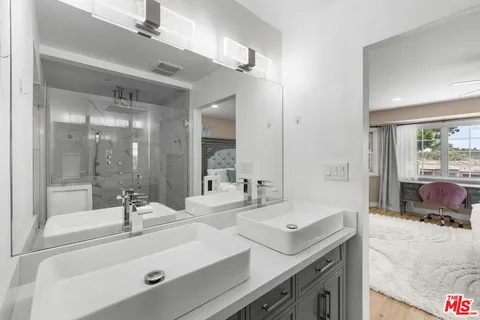 $1,378,000 | 9717 South 4th Avenue, Inglewood, CA 90305
