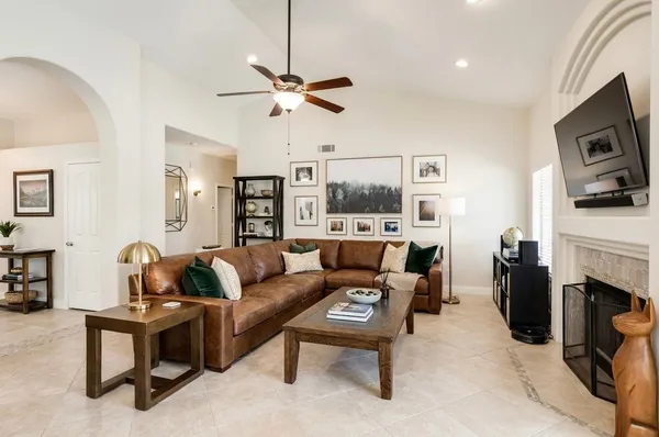 $2,900 | 13256 West Wilshire Drive, Goodyear, AZ 85395