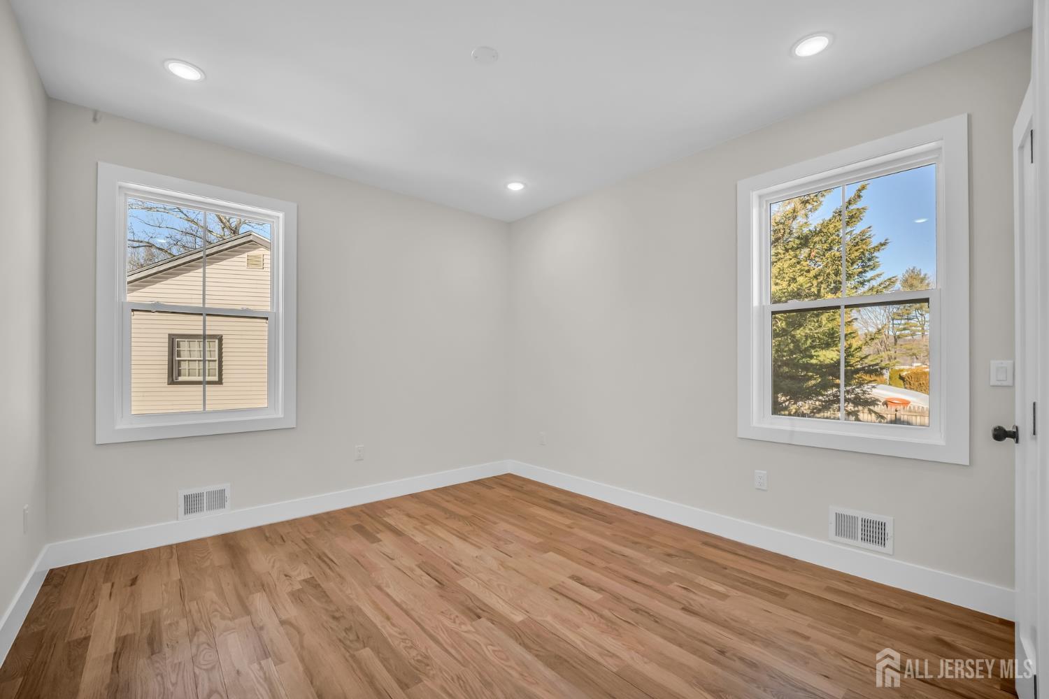 24 Norton Street Edison, NJ 08820 - Photo 35 of 46