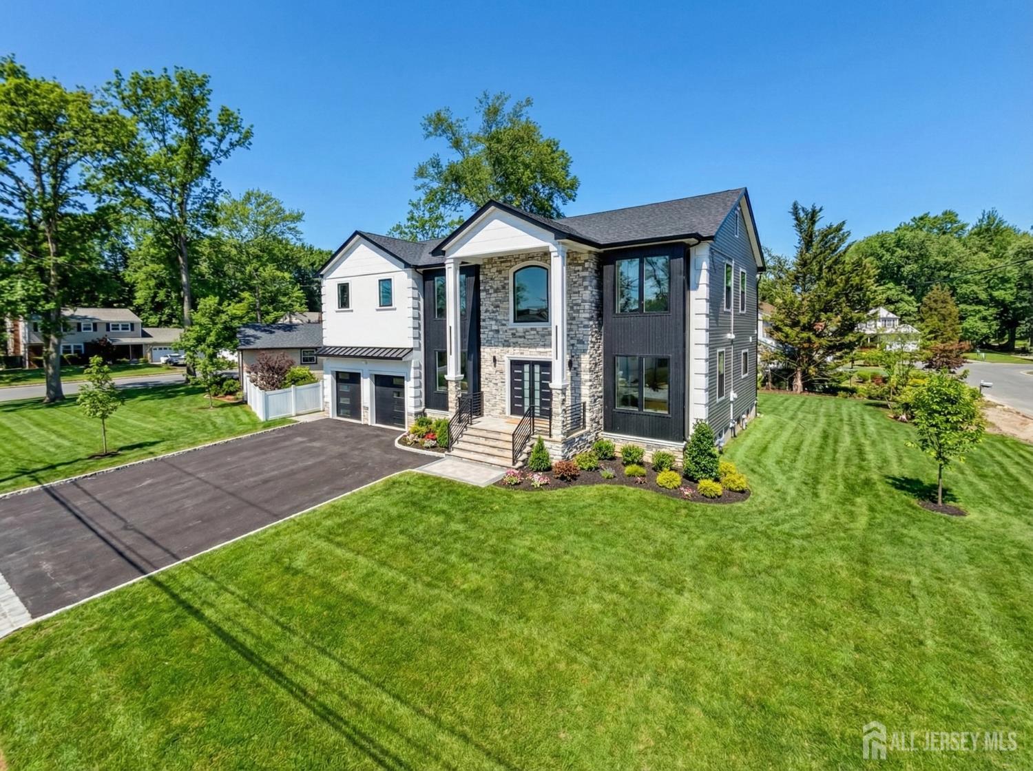 24 Norton Street Edison, NJ 08820 - Photo 4 of 46