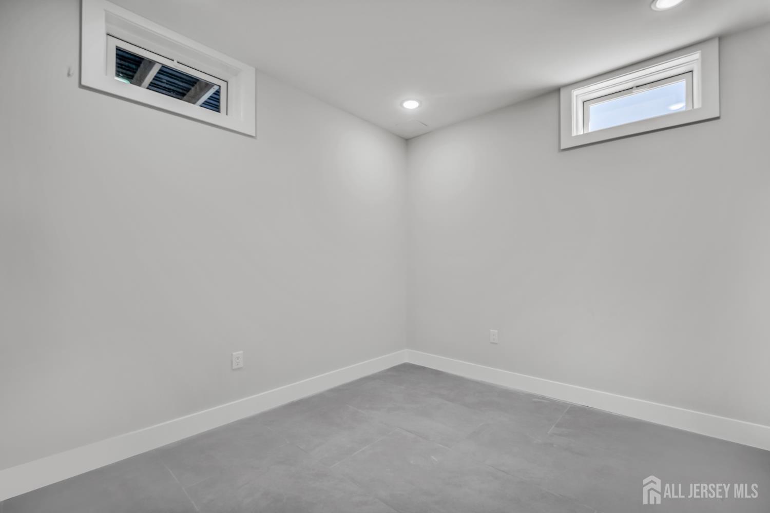 24 Norton Street Edison, NJ 08820 - Photo 41 of 46