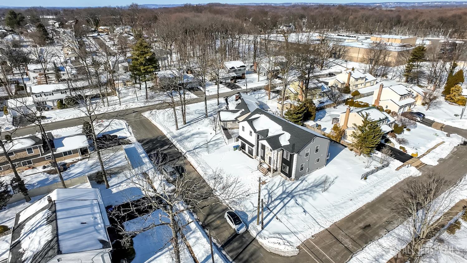 24 Norton Street Edison, NJ 08820 - Photo 6 of 46