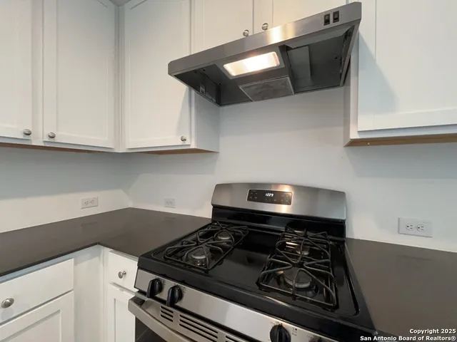 $1,250 | 6954 Biotite Ridge, Elmendorf, TX 78112