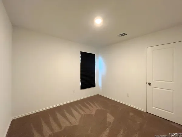 $1,150 | 6954 Biotite Ridge, Elmendorf, TX 78112