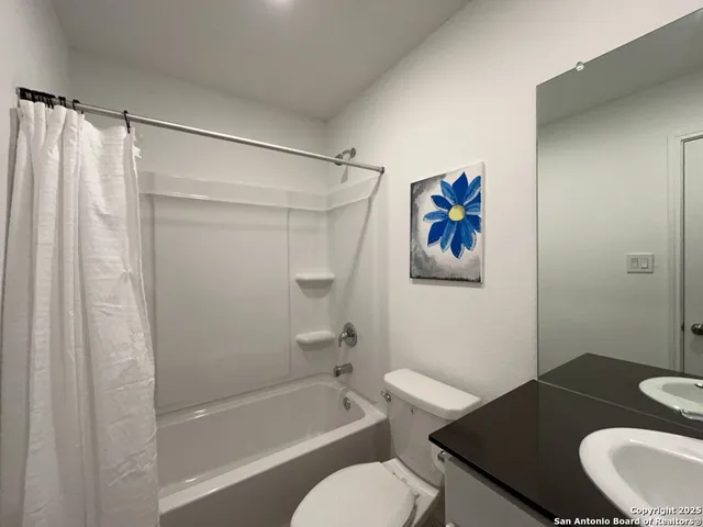 $1,250 | 6954 Biotite Ridge, Elmendorf, TX 78112