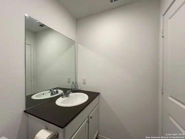 $1,250 | 6954 Biotite Ridge, Elmendorf, TX 78112