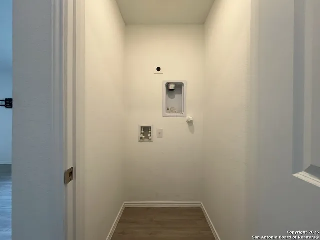 $1,250 | 6954 Biotite Ridge, Elmendorf, TX 78112