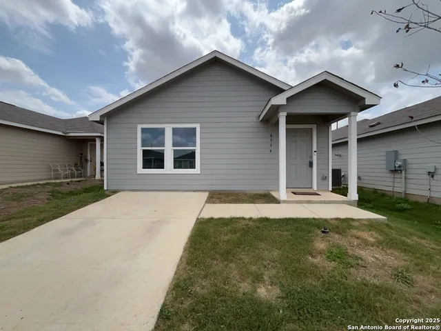 $1,250 | 6954 Biotite Ridge, Elmendorf, TX 78112