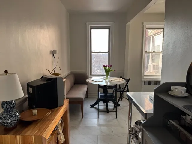 $2,800 | 50 Ocean Parkway, Unit 5F | Windsor Terrace