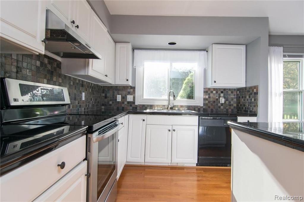 3055 Lexham Lane Rochester Hills, MI 48309 - Photo 8 of 35