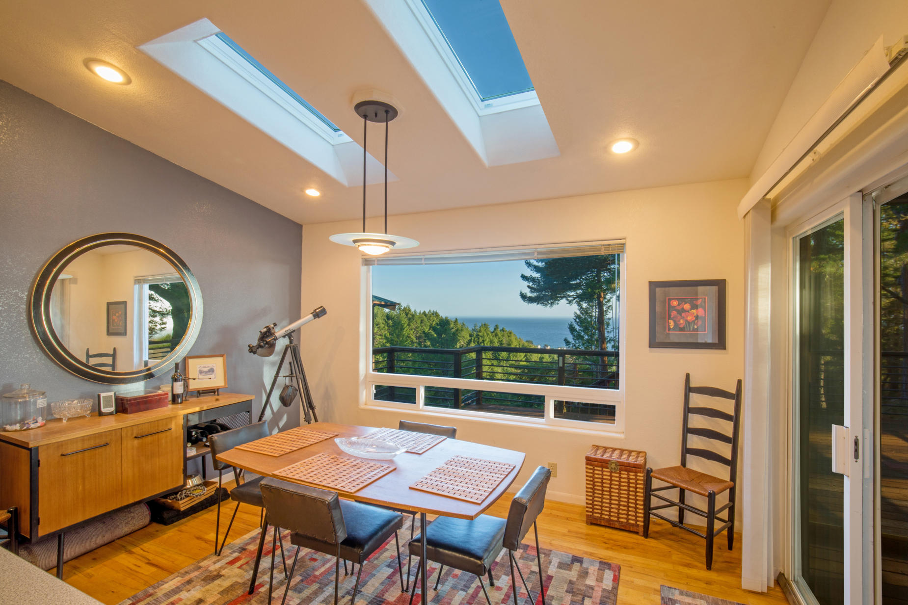 6 Seaview Point Shelter Cove, CA 95589 - Photo 13 of 14 Dinning