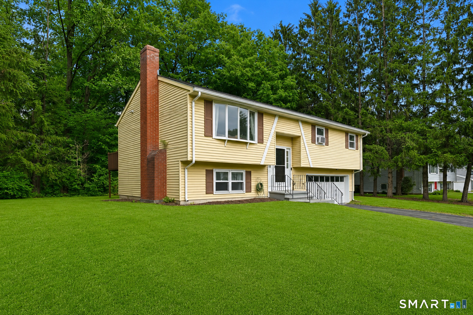92 Indiana Street Bristol, CT 06010 - Photo 2 of 32