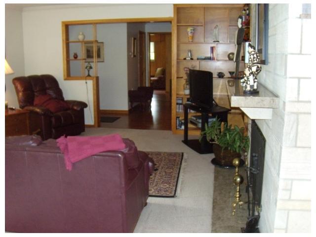 106 North Riley Road Muncie, IN 47304 - Photo 3 of 17 Gallery Image 3