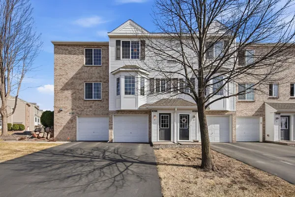 $214,900 | 5027 Evergreen Drive North, Unit 7, Hugo, MN 55038