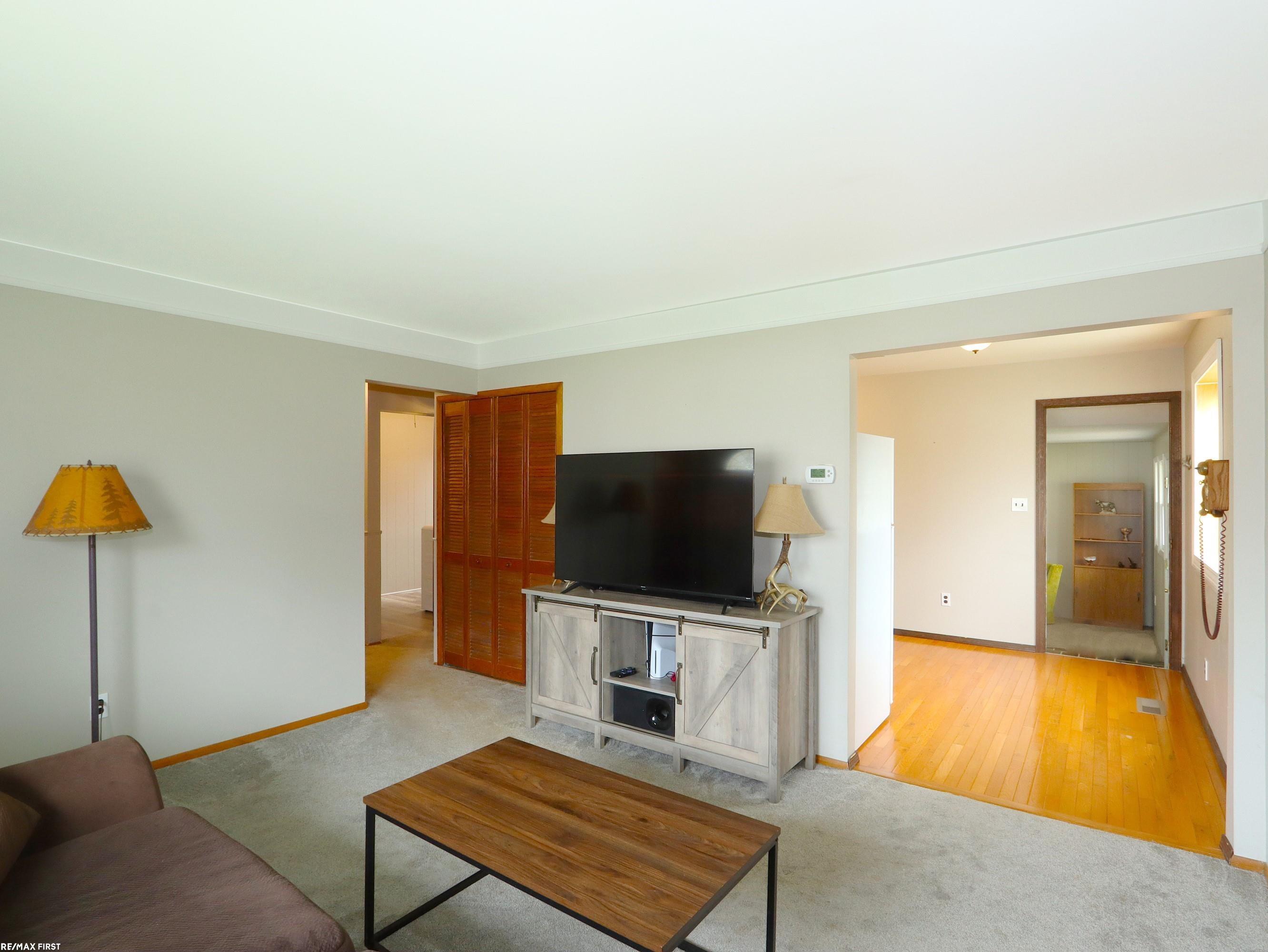 270 Ewell Street Romeo, MI 48065 - Photo 8 of 24 50204857-cf51caa6-b571-4073-986a-a6f4202558ca.JPG