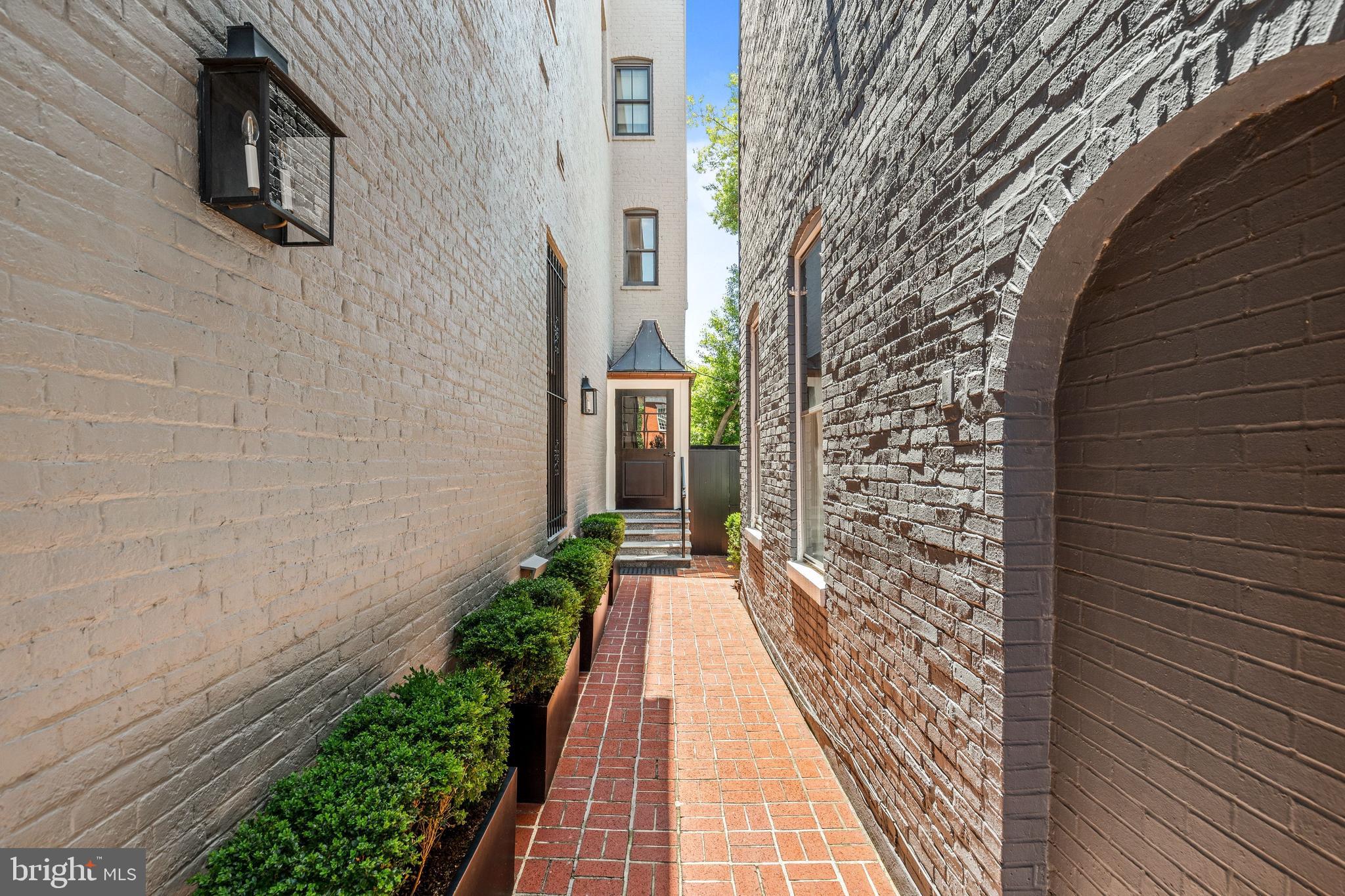 3250 N Street Northwest, Unit 2C Washington, DC 20007 - Photo 17 of 18