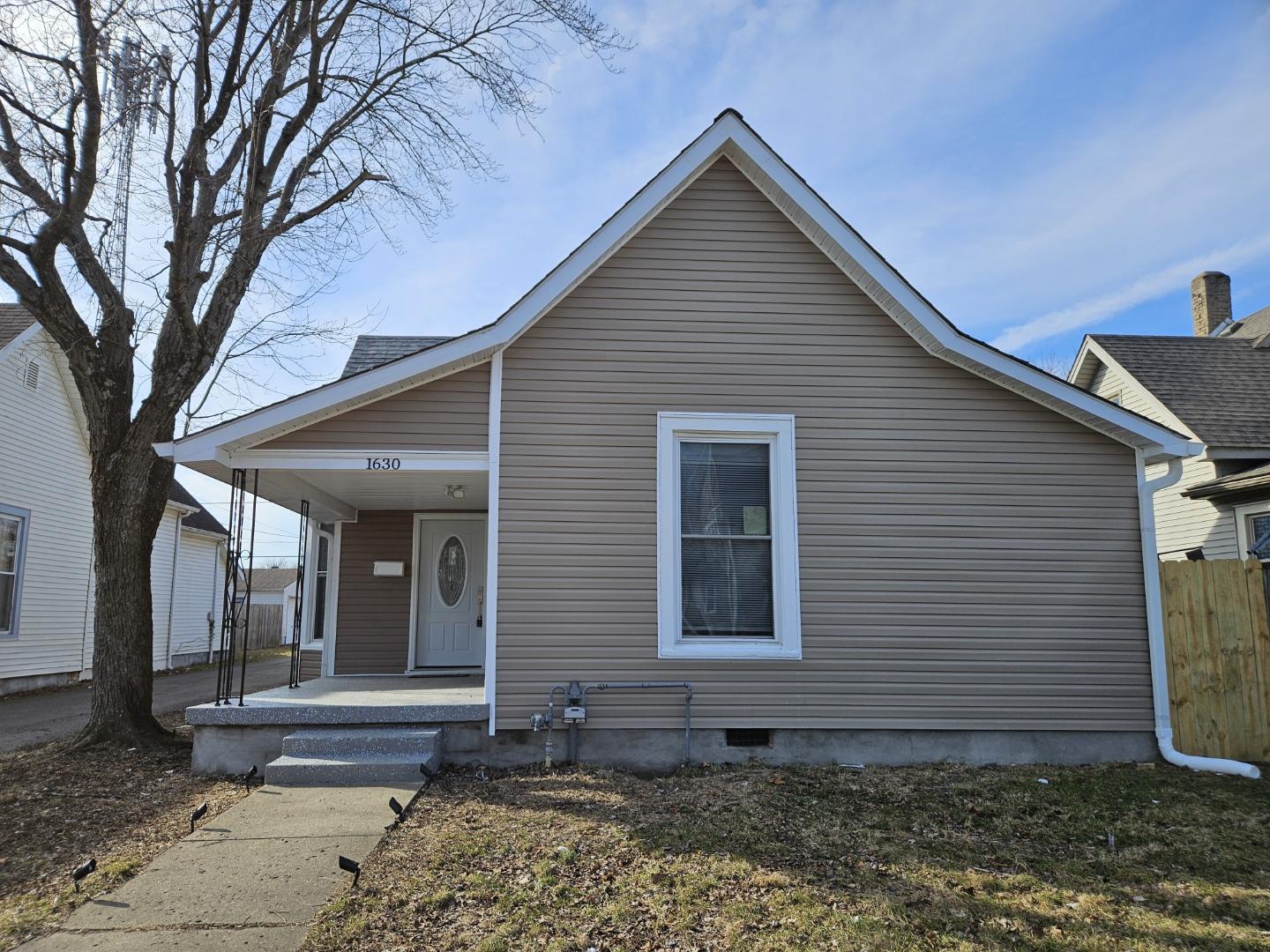 1630 Union Street Columbus, IN 47201 - Photo 1 of 32
