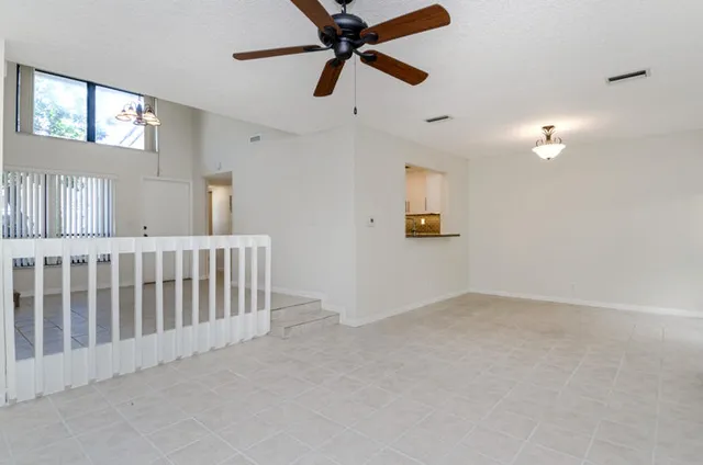 $3,775 | 363 West Camino Real, Unit 4, Boca Raton, FL 33432