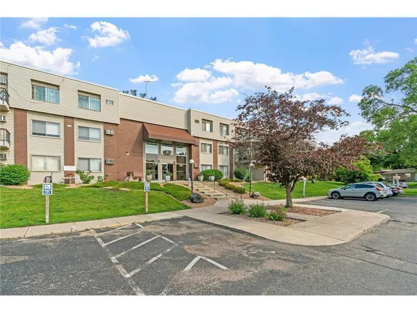 $142,000 | 2801 Flag Avenue North, Unit 314, New Hope, MN 55427