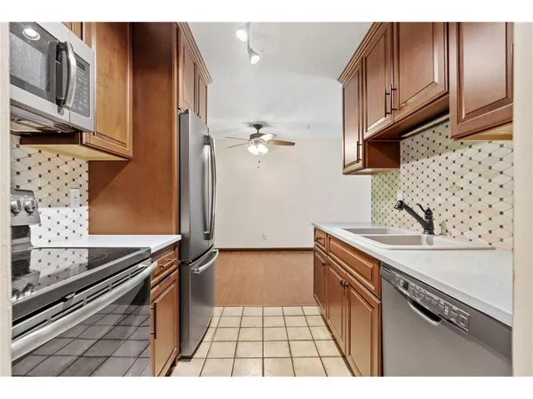 $142,000 | 2801 Flag Avenue North, Unit 314, New Hope, MN 55427