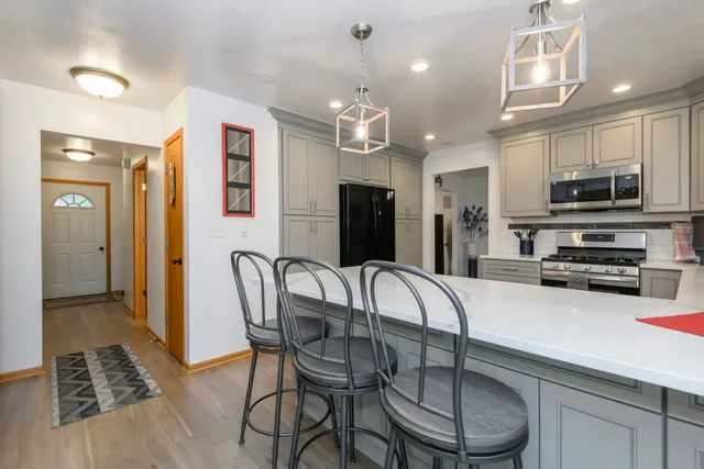 $525,000 | S75W32101 Paul Lane, Mukwonago, WI 53149