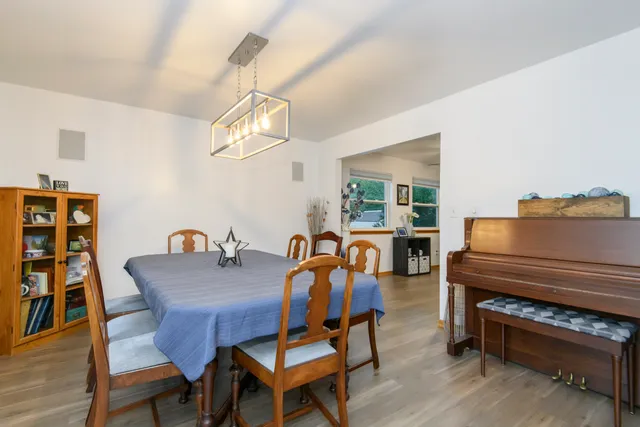 $525,000 | S75W32101 Paul Lane, Mukwonago, WI 53149