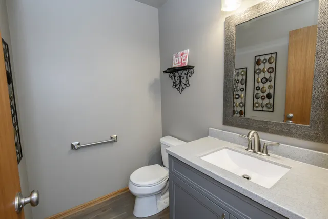 $525,000 | S75W32101 Paul Lane, Mukwonago, WI 53149