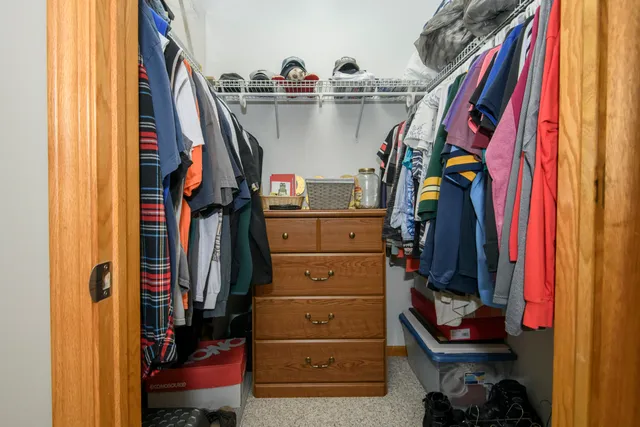 $525,000 | S75W32101 Paul Lane, Mukwonago, WI 53149